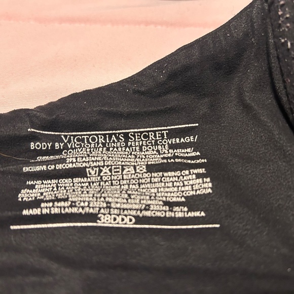 Victoria's Secret Black Lace Body By Victoria Lined Perfect Coverage 38DDD Bra - Picture 3 of 4